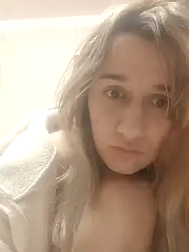 Aurorahoney online show from February 27, 3:15 pm