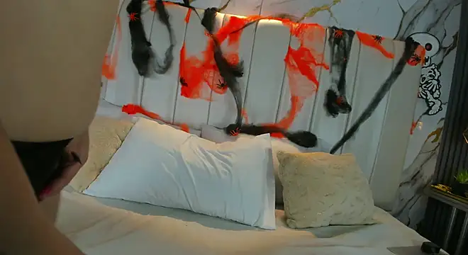 Snapshot of MeganFoxterr chatting on October 24, 6:04 pm MeganFoxterr online show from October 24, 6:04 pm