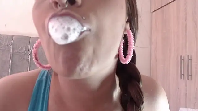 nicollewayne10 online show from April 24, 8:55 pm