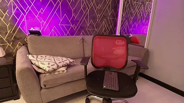 Tahara Romanov online show from March 15, 6:10 pm