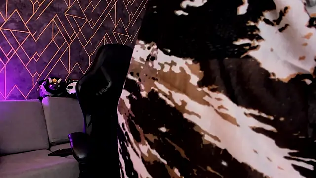 Tahara Romanov online show from February 17, 12:45 pm