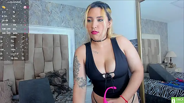 Snapshot of naughty_fox_girl chatting on April 26, 10:40 pm naughty fox girl online show from April 26, 10:40 pm