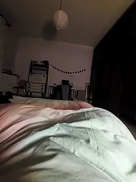 Snapshot of Cazzettostorto99 chatting on October 22, 9:47 pm Cazzettostorto99 online show from October 22, 9:47 pm