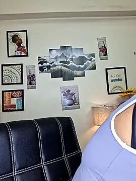 Snapshot of Noor-Bold chatting on December 1, 2:05 am Noor-Bold online show from December 1, 2:05 am