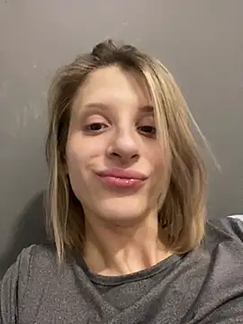 amorearte m online show from March 1, 11:17 am