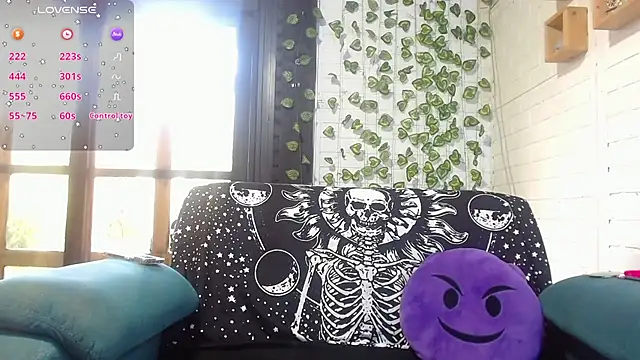 LiraSonnett online show from October 7, 9:12 pm