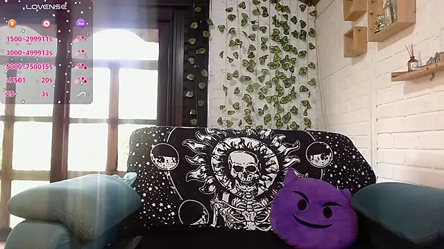 LiraSonnett online show from October 16, 9:27 pm