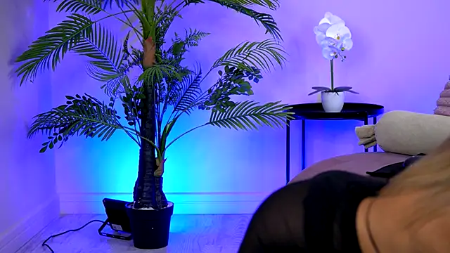 Snapshot of SophiaPotts chatting on September 20, 3:18 am SophiaPotts online show from September 20, 3:18 am