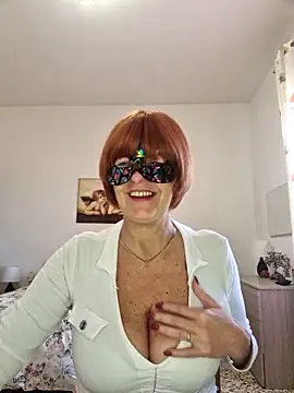 Gattina74 online show from November 10, 9:30 am