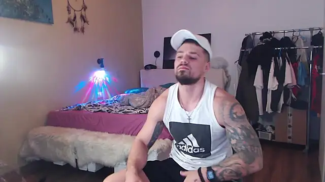 Tiberius hunk online show from February 2, 4:33 am