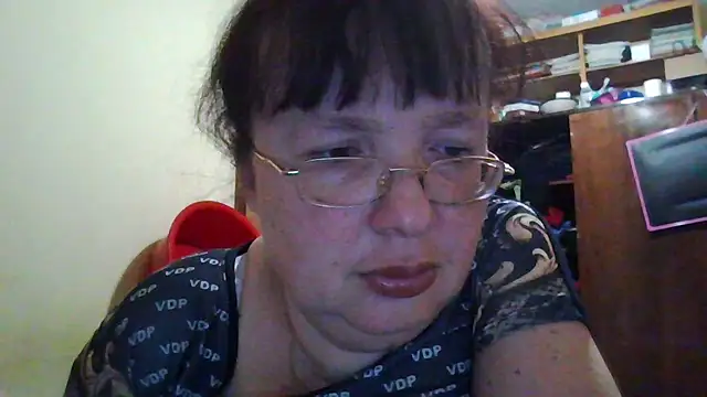 Queen-Elizabeth-25 online show from March 4, 4:06 am