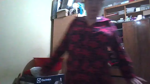 Queen-Elizabeth-25 online show from March 8, 7:31 pm