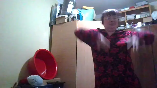 Queen-Elizabeth-25 online show from March 9, 4:05 am