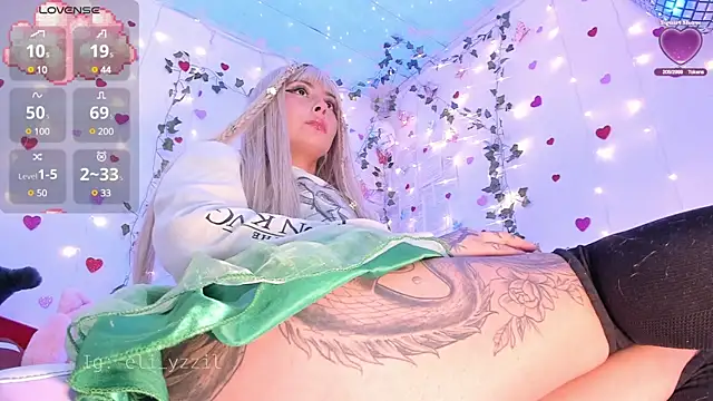 Snapshot of elizabeth_jiing chatting on March 17, 11:00 pm elizabeth jiing online show from March 17, 11:00 pm