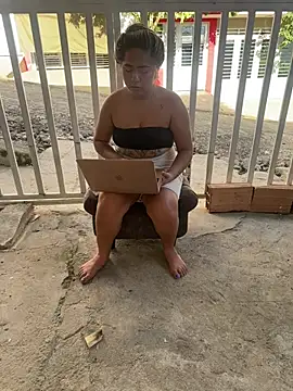 lunaxxx 69 online show from April 1, 9:45 pm