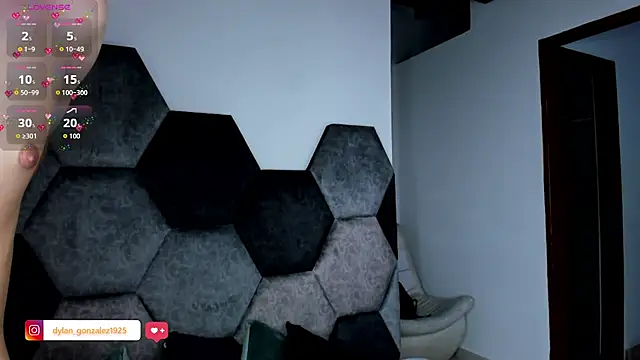 Snapshot of Dylan_Turnerr chatting on September 9, 9:03 pm Dylan Turnerr online show from September 9, 9:03 pm