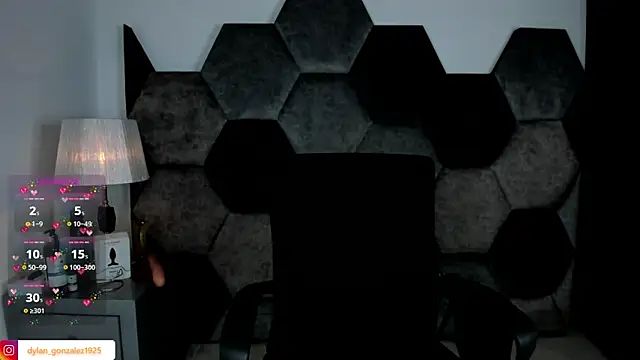 Snapshot of Dylan_Turnerr chatting on September 19, 9:59 pm Dylan Turnerr online show from September 19, 9:59 pm