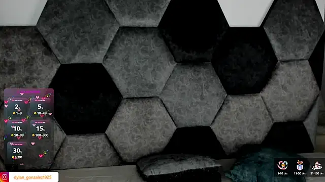 Snapshot of Dylan_Turnerr chatting on October 2, 9:44 pm Dylan Turnerr online show from October 2, 9:44 pm