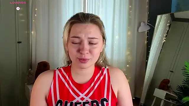 christie luv online show from March 6, 11:17 am