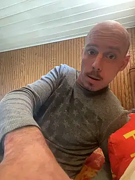 Mac ThunderCock online show from March 1, 3:05 pm