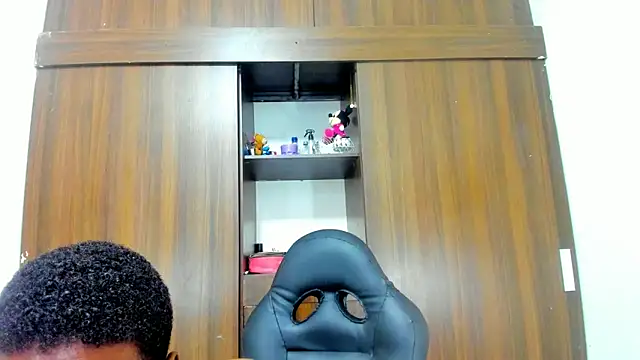Snapshot of Dreamastercum_ chatting on September 13, 8:08 pm Dreamastercum online show from September 13, 8:08 pm
