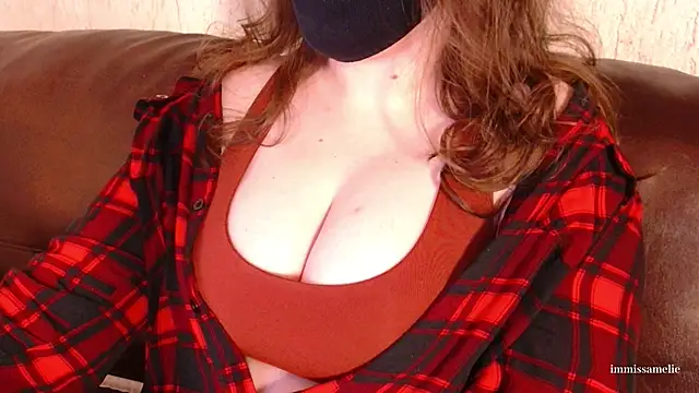 Snapshot of ImMissAmelie chatting on November 20, 12:11 am ImMissAmelie online show from November 20, 12:11 am