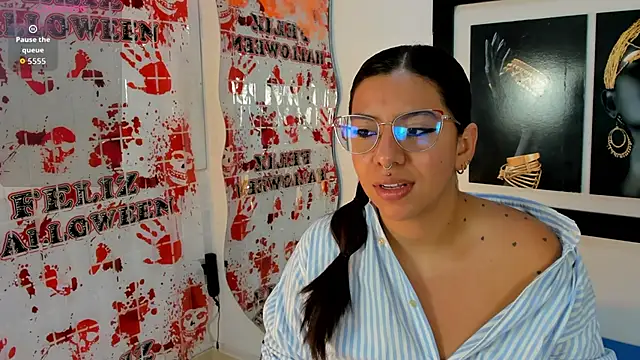 emilyy cooperr online show from October 29, 12:18 pm