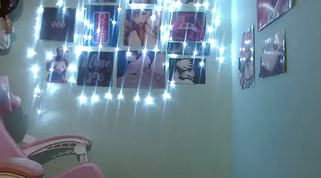 Snapshot of Sali_Poison chatting on March 18, 2:04 am Sali Poison online show from March 18, 2:04 am
