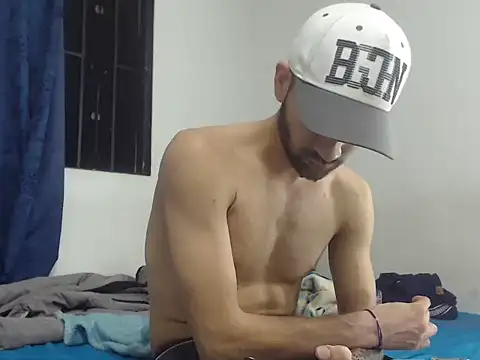 Snapshot of geneS1S49 chatting on April 5, 7:49 am geneS1S49 online show from April 5, 7:49 am