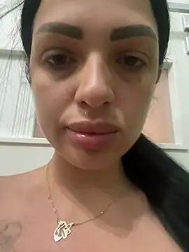 Snapshot of IrisRossie chatting on July 21, 5:43 am IrisRossie online show from July 21, 5:43 am