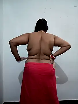 Snapshot of Neha-Bhabhi-Rasily chatting on May 5, 3:47 am Neha-Bhabhi-Rasily online show from May 5, 3:47 am
