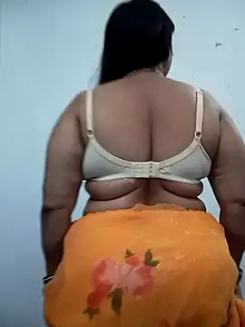 Snapshot of Neha-Bhabhi-Rasily chatting on May 7, 6:19 am Neha-Bhabhi-Rasily online show from May 7, 6:19 am
