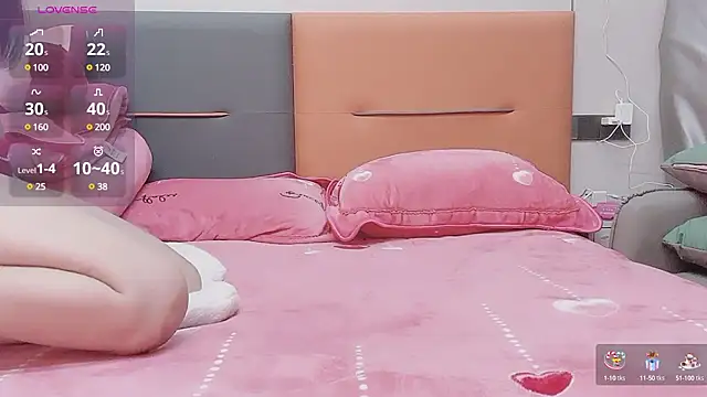 guoguo7777777 online show from March 20, 8:53 am