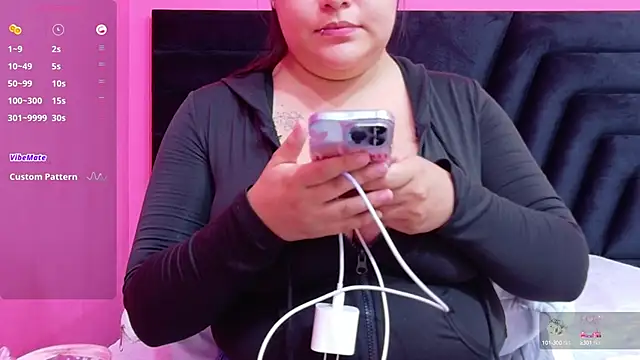 Snapshot of playfulcurvy chatting on September 27, 6:13 pm playfulcurvy online show from September 27, 6:13 pm