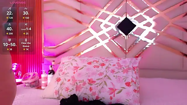 Snapshot of playfulcurvy chatting on October 2, 7:54 pm playfulcurvy online show from October 2, 7:54 pm