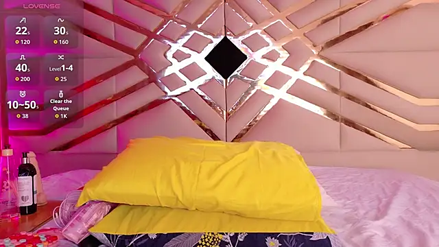 Snapshot of playfulcurvy chatting on November 13, 7:46 pm playfulcurvy online show from November 13, 7:46 pm