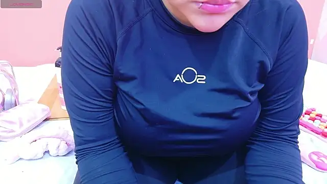 Snapshot of playfulcurvy chatting on December 5, 7:54 pm playfulcurvy online show from December 5, 7:54 pm