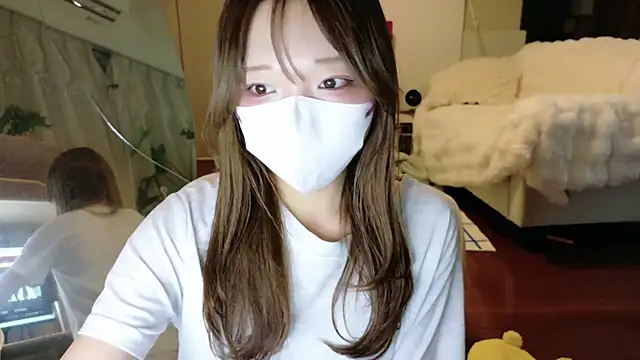 mami-pokoch online show from September 12, 1:11 pm