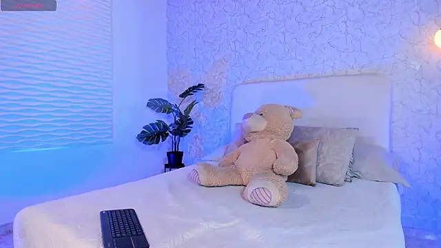 alanarouge online show from April 14, 2:56 pm