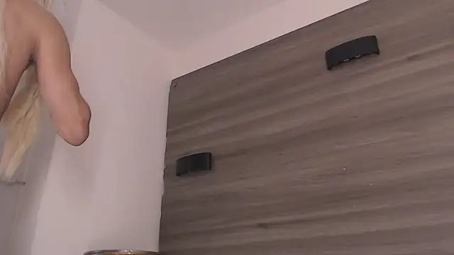 SashaNova online show from April 24, 4:48 am