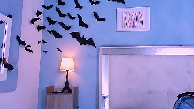 Snapshot of Emily_Castillo_1 chatting on November 8, 5:29 am Emily Castillo 1 online show from November 8, 5:29 am