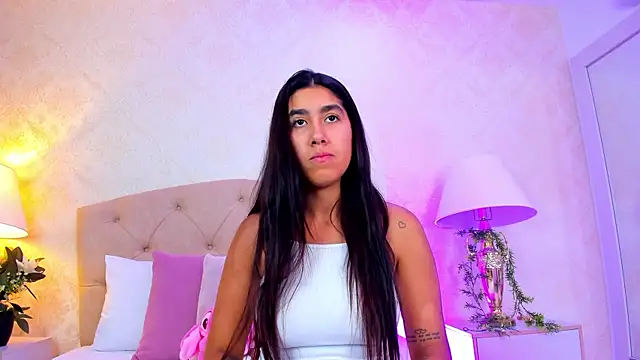 Mia Montess online show from April 23, 6:10 pm