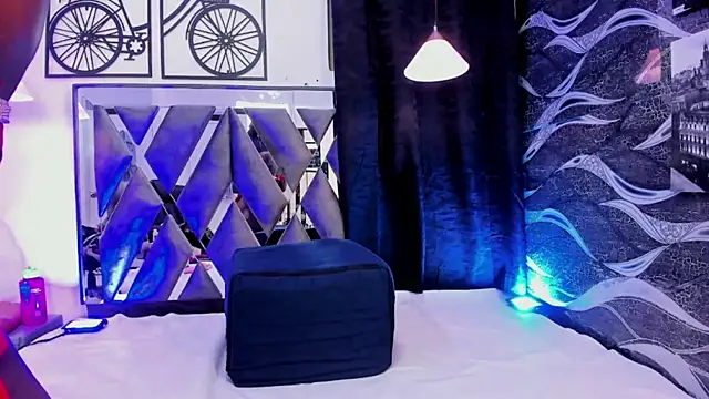 CandyMartinez  online show from March 28, 8:30 pm