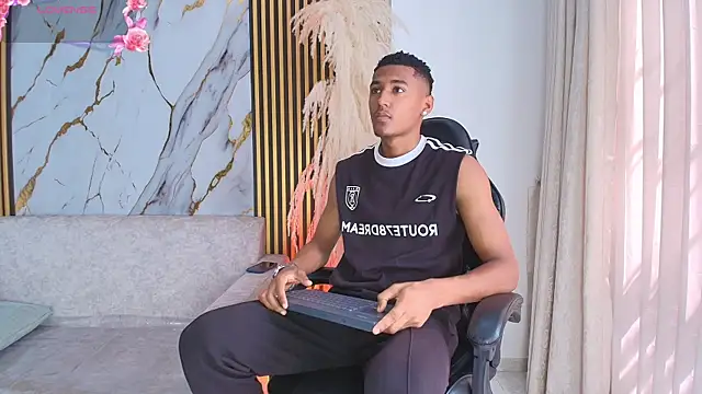 LexiAndDeker online show from December 1, 5:18 pm