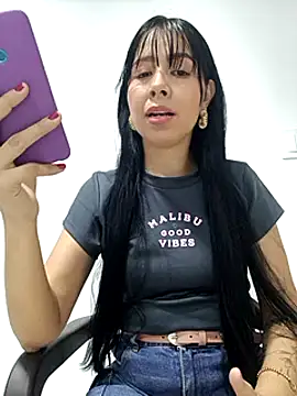 Snapshot of Candy-Body chatting on March 15, 8:21 pm Candy-Body online show from March 15, 8:21 pm