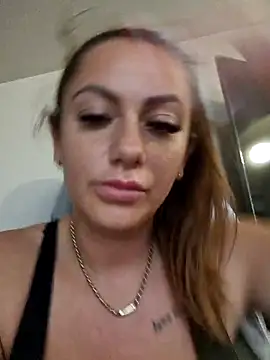 Jennifer24    online show from September 24, 9:45 am