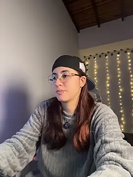 Snapshot of Camil_Lee chatting on October 28, 2:37 am Camil Lee online show from October 28, 2:37 am