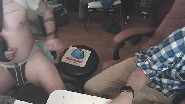 weknowourworth6999 online show from October 16, 9:49 pm