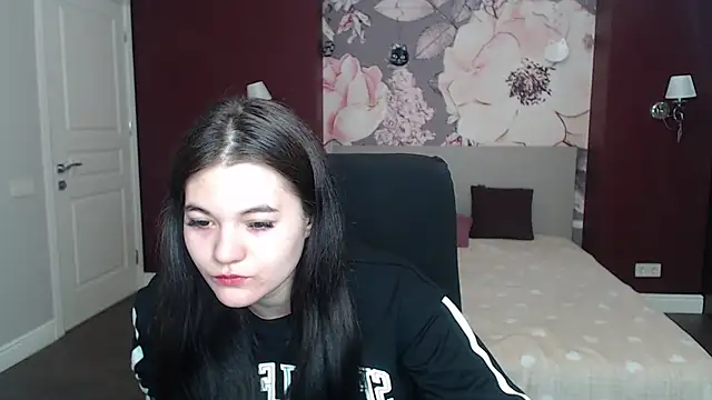 ElinaMils online show from March 12, 6:29 am