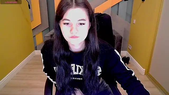 ElinaMils online show from March 17, 12:35 pm